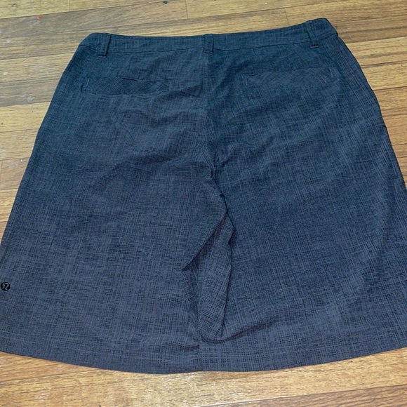 Lululemon - Picture 2 of 4